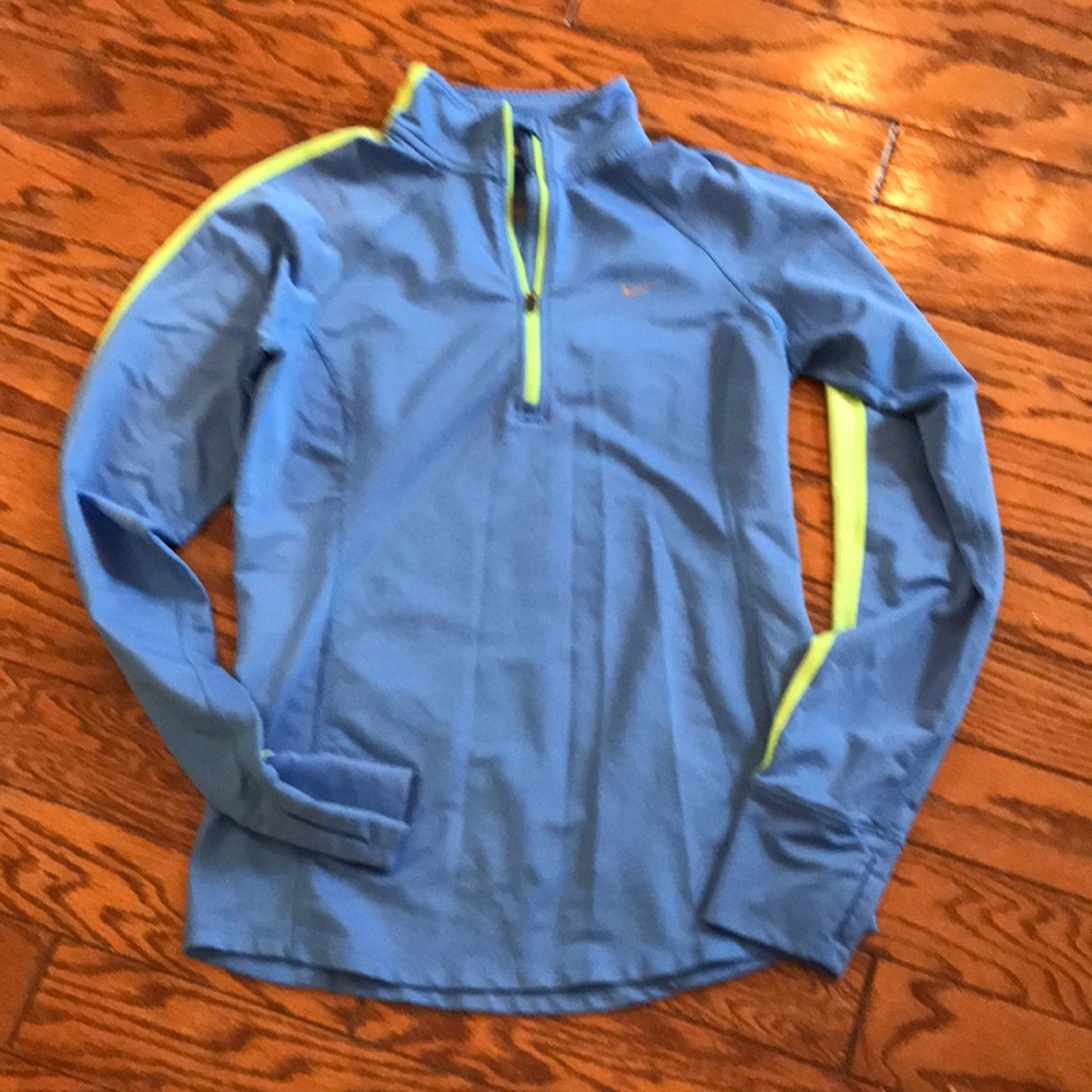 Looks Good Sm Nike Running 1/4 Zip Performance Top